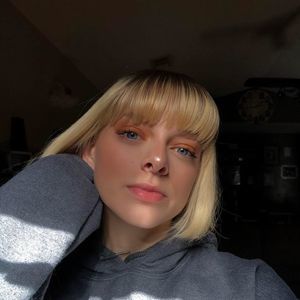 Meet your Posher, Eva